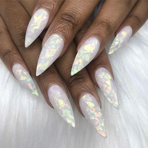 Halagrafic Nails, Holo Flake Nails, Iridescent Nail Art Designs, Opal Nails Acrylic, Reflection Nails, Opal Nail Designs, Nail Foil Designs Ideas, Opalescent Nails, Moonstone Nails