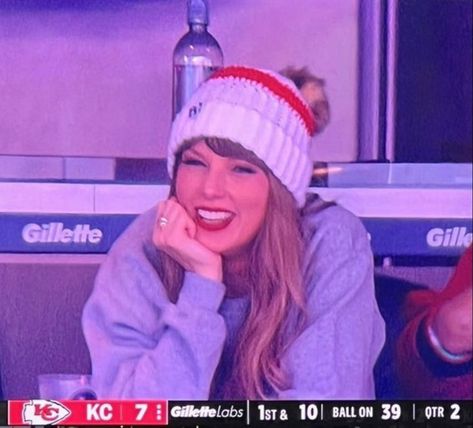 Taylor swift I Love Life, Chiefs Game, Estilo Taylor Swift, Taylor Swift Funny, Taylor Swift Videos, Taylor Swift Hair, Long Live Taylor Swift, Taylor Swift (lyrics), Swift 3