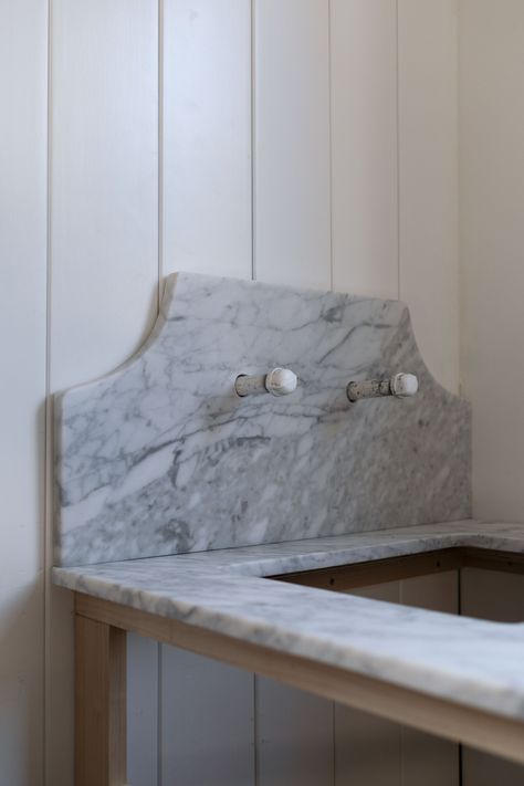 how we created a curved marble backsplash in the Farmhouse pantry - www.thegritandpolish.com Curved Marble Backsplash, Marble Backsplash Bathroom, Spanish Art Deco, The Grit And Polish, Grit And Polish, Marble Backsplash Kitchen, Farmhouse Pantry, Ikea Curtains, Stone Backsplash