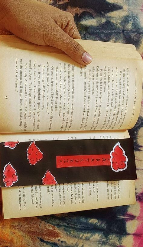 I made this bookmark to gift my anime lover friend💘 Akatsuki Bookmark, Anime Lover, Lovers And Friends, No Response, Anime, Gifts, Quick Saves