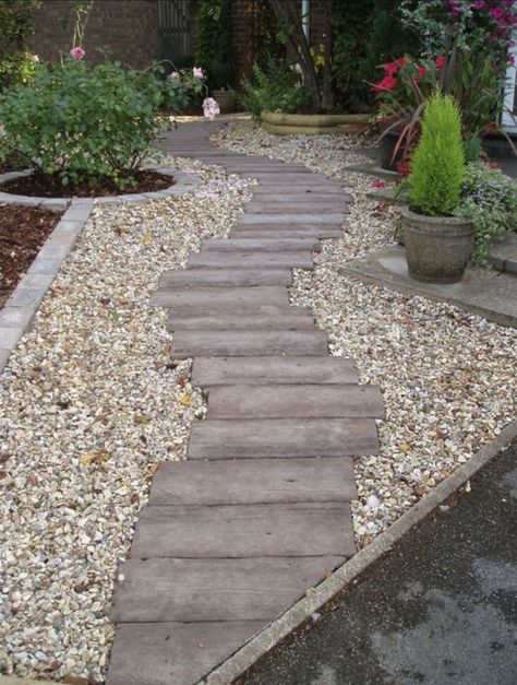 Wooden Pathway, Small Front Gardens, Sloped Garden, Gravel Garden, Garden Shrubs, Samos, Garden Pathway, Small Gardens, Backyard Landscaping Designs