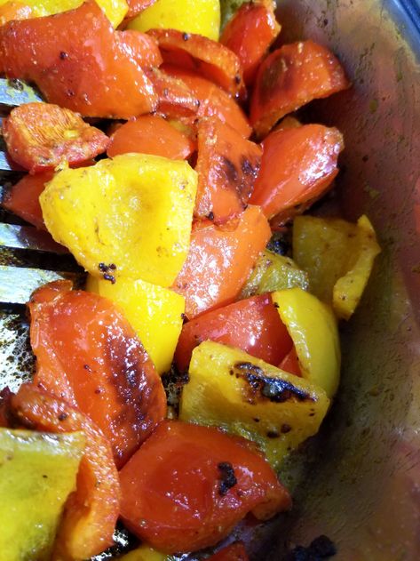 Bell Pepper Stir Fry - Red & Yellow Bell Peppers Stir Fry On Stove Top Pepper Stir Fry Recipes, Red Pepper Stir Fry, Fried Bell Pepper Recipes, Saute Peppers, Yellow Pepper Recipes, Bell Pepper Stir Fry, Stir Fry Peppers, Easy Vegetable Stir Fry, Pepper Stir Fry