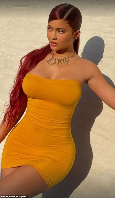 Kylie Jenner puts on a busty display as she shows off her hourglass figure | Daily Mail Online Kylie Jenner Red Hair, Ropa Kylie Jenner, Estilo Jenner, Look Kylie Jenner, Estilo Kardashian, Looks Kylie Jenner, Trajes Kylie Jenner, Estilo Kylie Jenner, Mode Kylie Jenner