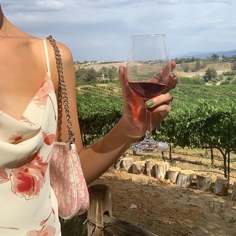 Winery Outfit Summer, Napa Wine Tasting, Wine Tasting Outfit, Wineries Outfit, Summer Wines, Europe Summer, Wine Time, Italian Summer, Wine And Dine