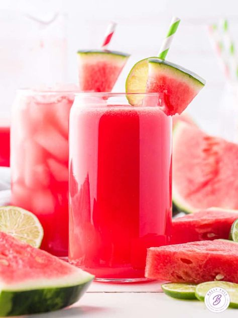 This quick and easy Watermelon Juice recipe is essential for hot summer days. Just blend together some fresh watermelon with two additional simple ingredients and enjoy cooling off with a refreshing drink. Watermelon Juice Recipe, Chili Relleno Casserole, Chile Relleno Casserole, Chili Relleno, Watermelon Drink, Frozen Watermelon, Watermelon Party, Watermelon Salad, Fresh Watermelon