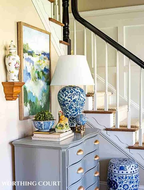 An example of a transitional cottage style dining room. Decorating With Greenery, Decorating Rules, Southern Traditional, Southern Decor, Beautiful Entryways, Ideas For Decorating, Refresh Your Home, Southern Home, Easy Ideas