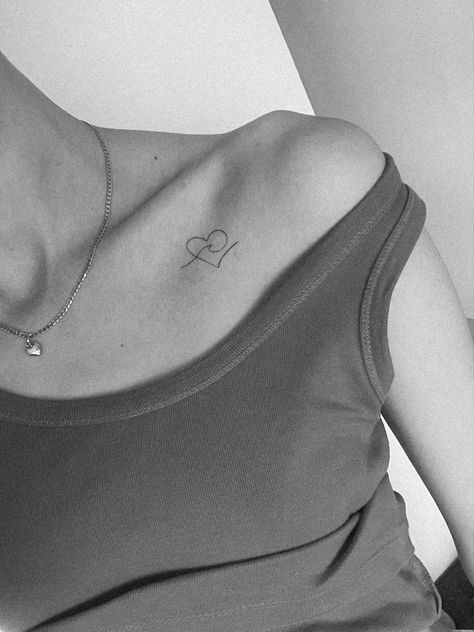 Tattoo Wave, Heart Inspiration, Small Heart Tattoos, Heart Tattoos, Waves Tattoo, Small Women, Fine Line, Small Heart, Heart Tattoo