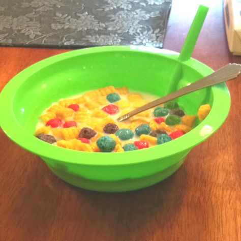 There is nothing like a cereal bowl with a straw Cereal Nostalgia, Food Nostalgia, Cereal Aesthetic, Nostalgia 2000s, Bowl Of Cereal, Nostalgia Aesthetic, 2000s Nostalgia, Diy Crafts For Gifts, Cereal Bowls