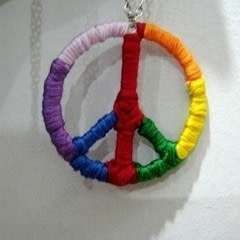 Rainbow Peace . Diy Peace Sign Necklace, Diy Peace Sign, Rainbow Peace, Peace Sign Necklace, Sign Necklace, Peace Signs, Bunting Garland, Tag Print, Free Tutorial