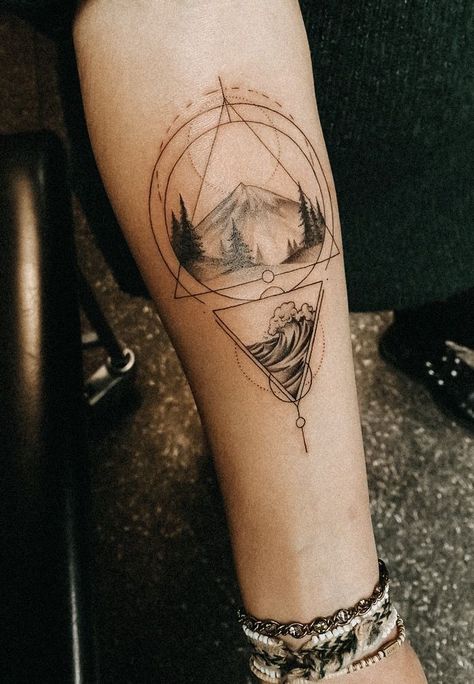 Tattoo Berge, Coco Tattoo, Snowboard Tattoo, Snowboarding Tattoo, Reflection Tattoo, Geometric Mountain Tattoo, Mountain Tattoo Simple, Wanderlust Tattoo, Tattoo Catalog