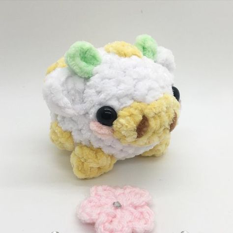 lemon cow, crochet yellow cow Crochet toys free patterns easy #crochettoysfreepatternseasy #crochet #crochettoy #crochetpattern #crochetpatterns 4.931 Crochet Axolotl, Art Au Crochet, Small Crochet Gifts, Crochet Giraffe Pattern, Crochet Yellow, Small Keychain, Cow Crochet, Crochet Toys Free Patterns, Crochet Toys Free