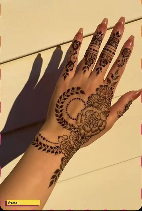 Minimalistic Henna, Henna Finger Designs, Full Hand Henna, Finger Designs, Henna Designs Palm, Henna Designs Back, Henna Flower Designs, Simple Henna Designs, Palm Henna