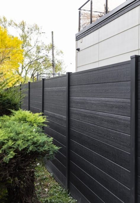 Gallery - Greenwood Composite Fence & Gate Company Modern Fence And Gate Design, Composite Gate Ideas, Black Fence Gate, Composite Fence Ideas, Black Wood Fence, Modern Horizontal Fence, Trex Fence, Lakehouse Remodel, Trex Fencing