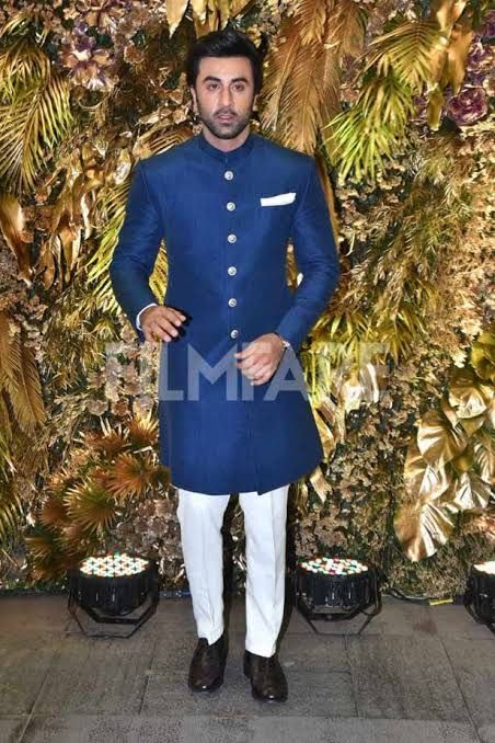 Gala Suits For Men, Indowestern Men, Indowestern Outfits For Men, Western Outfits For Men, Indo Western Outfits For Men, Nepali Wedding, Engagement Dress For Groom, Indowestern Outfits, Wedding Matching Outfits