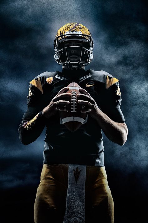 Football Campaign, Football Senior Photos, Baseball Poses, Football Senior Pictures, Shooting Sport, Sports Portraits, Football Poses, Sports Advertising, Senior Football