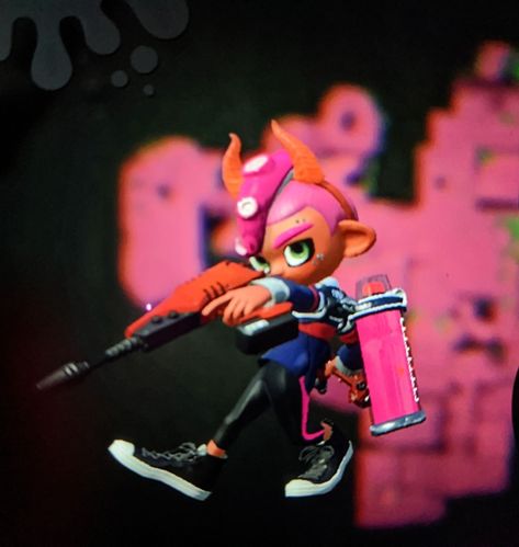 Not sure about his name yet.. he uses the dualies squelchers.(PS I might be getting a amiibo soon :D ) Dualies Splatoon Poses, Dualies Splatoon, Splatoon Poses, Splatoon Clothes, I Love Drawing, Splatoon 3, Love Drawings, Splatoon, Drawing Reference