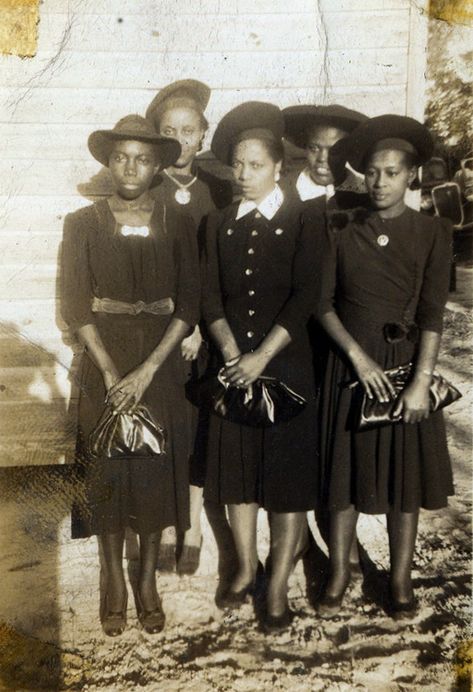 1920s Fashion Black Women, 1930s Pictures, Eboard Photoshoot, 1920s Black Women, 1930 Aesthetic, 1900s Photos, Hobby Activities, Fic Inspiration, Black Moodboard