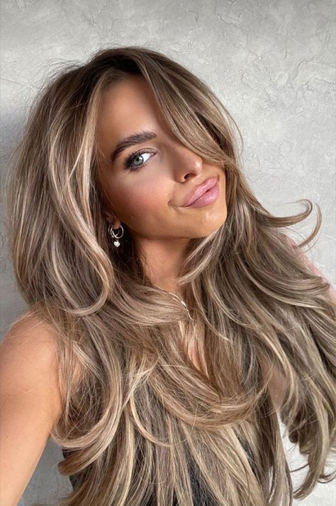 Natural Blonde Mid Length Hair, Blonde With Brunette Roots, Balayage Natural Curly Hair, Fair Skin Blue Eyes Hair Color, Balayage Mid Length Hair, Braid Pigtails Short Hair, Balayage Dirty Blonde, Pigtails Short Hair, Blonde Hair Natural Roots