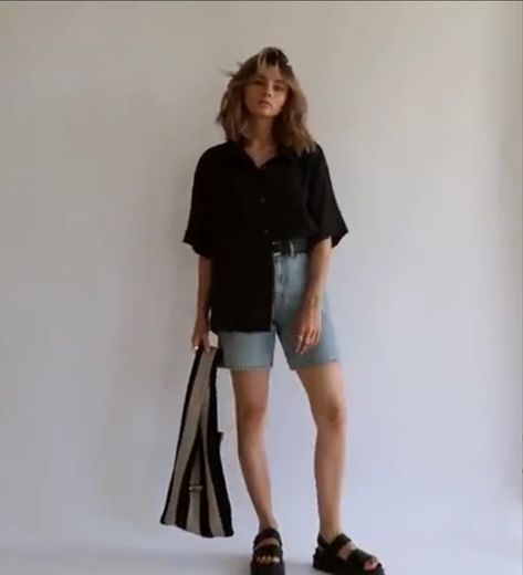 Tomboy Femme Summer Outfit, Button Up Fashion Women, Elegant Minimalist Outfit Summer, Minimalist Fashion Summer Casual, Tomboy Femme Summer Outfits, Summer Outfits Philippines, Masc Femme Fashion Summer, Mid Twenties Outfits Women, Outfits Philippines