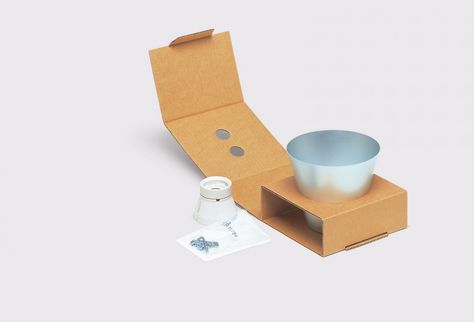 Wrapping 8000 products in a simple, cost-efficient, and environmentally conscious way Environmental Packaging Design, Ikea Packaging, Ceramic Packaging, Environmental Packaging, Design Conference, Ikea Stockholm, Smart Packaging, Carton Design, Luxury Packaging Design