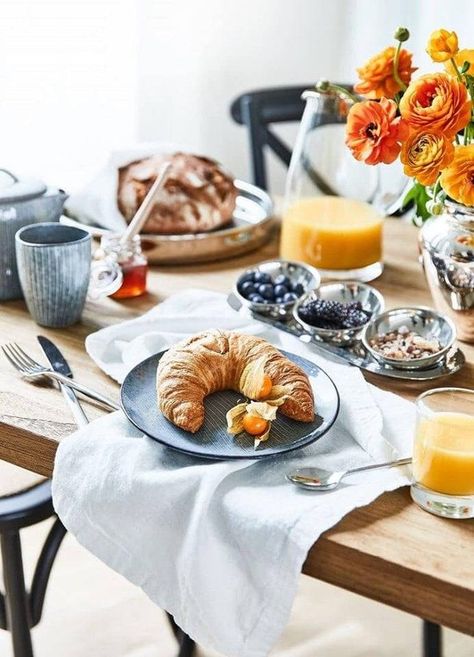 Grey Vase, Breakfast Photography, Broste Copenhagen, Sustainable Food, Breakfast Cake, Breakfast Time, Breakfast In Bed, Sunday Brunch, Recipe Of The Day