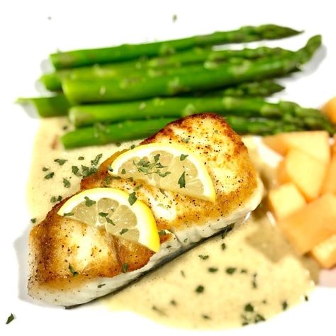 Baked Halibut Recipes, How To Cook Halibut, Best Halibut Recipes, Grilled Halibut Recipes, Tarragon Cream Sauce, Lobster Cream Sauce, Tarragon Recipes, Baked Halibut, Roasted Halibut