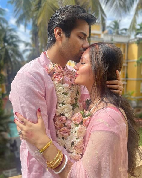 Puja Banerjee, Marriage Poses, Court Marriage, Marriage Photography, Marriage Couple, Marriage Photos, Couple Picture Poses, Love Couple Photo, Photo Poses For Couples