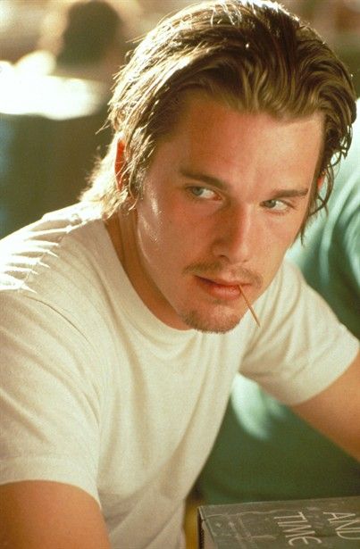 Ethan Hawke in 'Reality Bites.'  I totally had the soundtrack to this movie.  I didn't even see it until I was 28 years old, but had the soundtrack when I was eleven. Jonathan Taylor Thomas, A Streetcar Named Desire, Reality Bites, Ethan Hawke, Septième Art, Teen Magazine, 90s Movies, Dream Guy, Leonardo Dicaprio