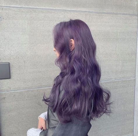 Hair Color Streaks, Hair Streaks, Lavender Hair, Pretty Hair Color, Haircut And Color, Dye My Hair, Hair Dye Colors, Hair Inspiration Color, Cut My Hair