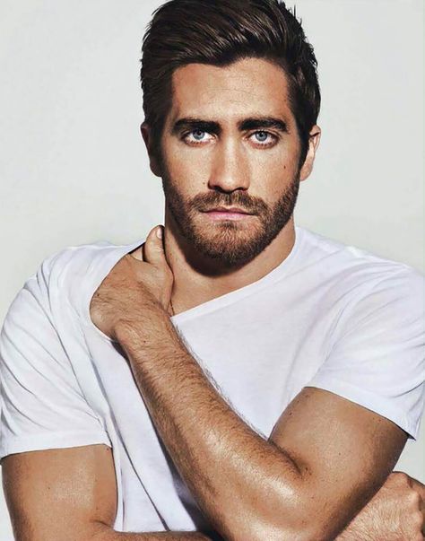 Sexiest man alive and he looks even better with facial hair Roadhouse Jake Gyllenhaal, Gq Australia, Jake G, Brokeback Mountain, Male Actors, I Love Cinema, Moustaches, Jake Gyllenhaal, Fashion Suits