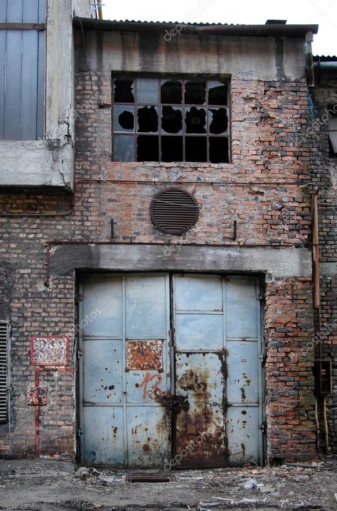 Abandoned Building Art, Abandoned Building Photography, Abandoned Warehouse Exterior, Industrial Ruins, Industrial Building Facade, Abandoned Garage, Brick Factory, Warehouse Building, Abandoned Warehouse