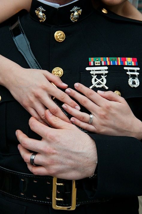 Military Couple Photography, Usmc Dress Blues, Usmc Wedding, Dog Fever, Marine Officer, Army Couple Pictures, Marine Wedding, Marine Love, Military Couples