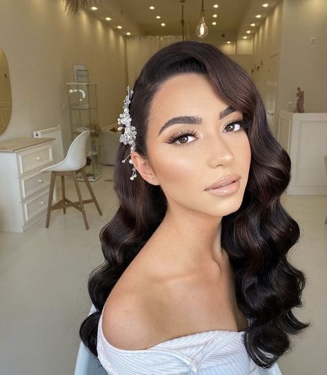 Medium Hair Hairstyles, Root Cover Up, Glam Waves, Bridesmaid Hair Makeup, Long Hair Wedding Styles, Veil Hairstyles, Color Wow, Wedding Hair Inspiration, Wedding Hair Down