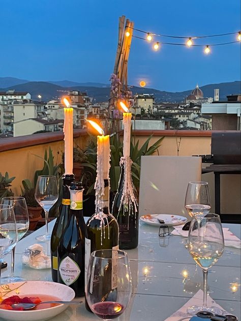 #firenze #italy #aesthetic #girlsnightout #romantic Florence Italy Aesthetic Night, Living In Florence, Dream Country, Italian Aesthetic, Firenze Italy, Super Rich Kids, Aesthetic Life, Italy Aesthetic, Super Rich