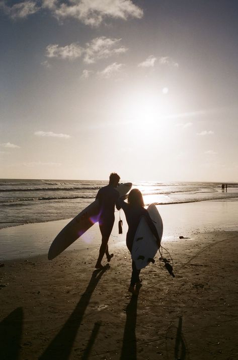 Surf Couple Aesthetic, Fun Couple Aesthetic, American Wedding Frank Ocean, Australian Boyfriend, Couple Beach Aesthetic, Coco Beach Florida, Surfing Couple, Stephanie Archer, Surf Couple