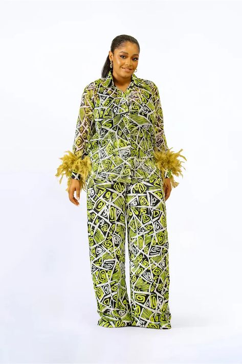 Chiffon Styles Nigeria, Ankara Corset Top, Ankara Corset, Turkey Clothes, 2 Piece Pant Set, Chiffon Styles, Two Piece Outfits Shorts, African Wedding Attire, 2piece Outfits