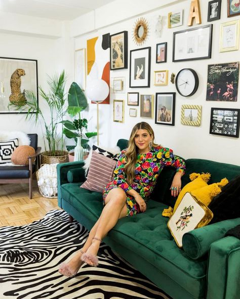 Apartment Therapy (@apartmenttherapy) • Instagram photos and videos New York City Apartment, Apartment Tour, Small Apartment Living, New York Apartment, College Apartment, Tiny Bedroom, City Apartment, One Bedroom Apartment, Apartment Living Room