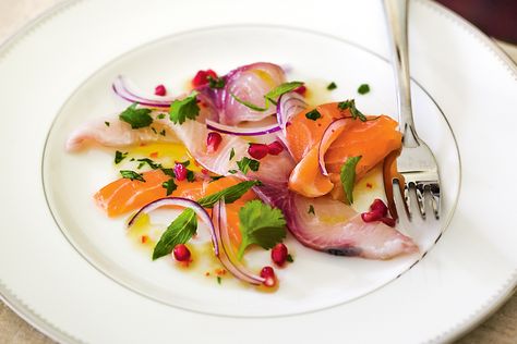 Winter ceviche of kingfish and salmon http://www.taste.com.au/recipes/20199/winter+ceviche+of+kingfish+and+salmon Salmon Ceviche Recipe, Salmon Calories, Salmon Ceviche, Ceviche Recipe, Entree Recipes, Herbs And Spices, 30 Minute Meals, Fish Dishes, Citric Acid