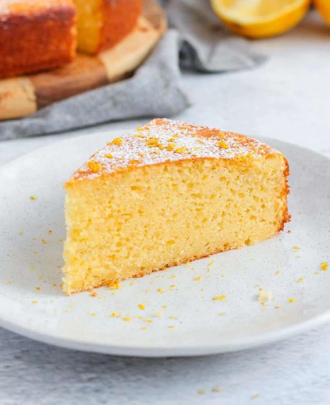 This easy Italian Lemon Ricotta Cake is a delicious light dessert to serve at the end of a meal and great as an afternoon tea cake. The super light, fluffy and airy ricotta cake with lemon is quick to put together in one-bowl only. It will be ready the enjoy in less than one hour! Italian Lemon Ricotta Cake, Lemon Ricotta Cake Recipes, Wrapped Pickles, Ricotta Cake Recipes, Lemon Ricotta Cake, Afternoon Tea Cakes, Light Dessert, Ricotta Recipes, Ricotta Cake