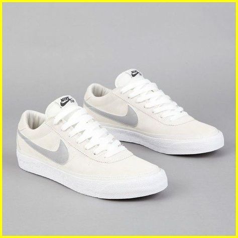 c93503832d4e7d817bee522f0d89722b Dr Shoes, White Nike, Trendy Sneakers, On Sneakers, Best Sneakers, Sneakers Outfit, Sneakers Men Fashion, Trendy Shoes, Nike Sneakers