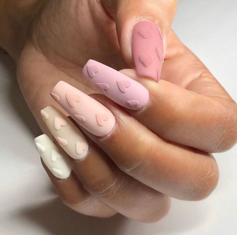 These are the prettiest heart nails, including heart nail designs, heart nail art, heart nails acrylic, brown heart nails, and more heart nails #heartnails #brownheartnails #heaertnaildesigns Heart Nails Designs, Rose Quartz Nails, Red Stiletto Nails, Long Coffin Nails, Heart Nail Designs, Pastel Nail, Maroon Nails, Clear Heart, Diy Nail Polish