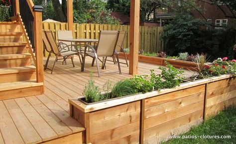 flower boxes around the low terace of a two story deck Marquis 3 Two Story Deck, Deck Planter Boxes, Second Story Deck, Deck Planters, Patio Deck Designs, Wooden Deck, Pergola Design, Deck Designs Backyard, Decks Backyard