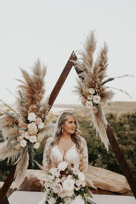 Dried Arbor Arrangement, Boho Arch Floral Arrangements, Wedding Arch Ideas Boho, Arbor Flowers, Pampas Wedding, Boho Wedding Arch, Jade Wedding, Boho Wedding Ceremony, Modern Wedding Ceremony