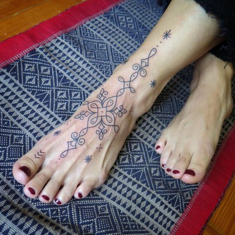 Kolam Tattoo, Cd Crafts, Foot Tattoo, Chest Tattoo, Tattoo Inspo, Wedding Invites, Infinity Tattoo, Tattoos For Women, Tatting