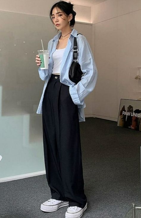 Tomboy Femme Work Outfits, Tomboy Office Outfits, Women Outfit Ideas Casual, Outfit Pantalon Noir, Tomboy Femme Style Outfits, Bangkok Outfit, Outfit Pantalon, Tomboy Femme, Simple Casual Outfits