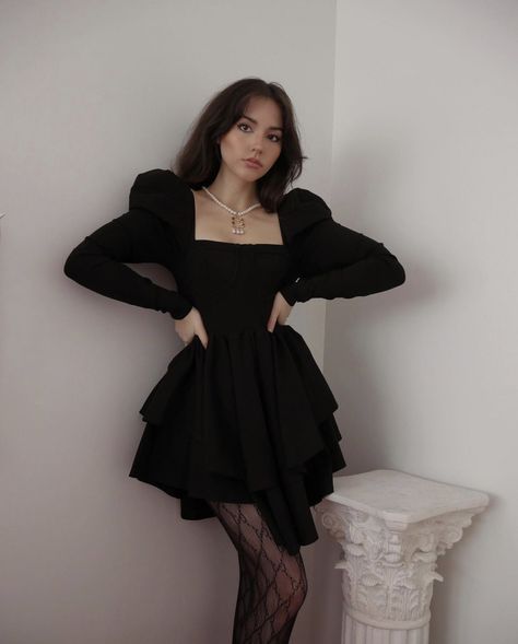 The Other Boleyn, Black Dress Aesthetic, Outfit Info, The Other Boleyn Girl, Elegant Dresses Short, Concert Dresses, Cute Black Dress, Black Homecoming Dress, Cute Short Dresses