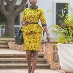 Dress For Ladies, Short African Dresses, Outfits For Work, African Dresses Modern, Afrikaanse Mode, Africa Dress, African Wear Dresses, African Fashion Ankara, African Print Dresses