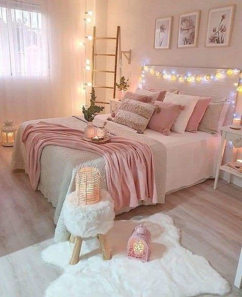 Light Pink Bedrooms, Monochrome Room, Aesthetic Bedroom Ideas, Teen Bedroom Designs, Pink Bedroom Decor, Pink Bedrooms, Woman Bedroom, Cozy Room Decor, Bedroom Goals