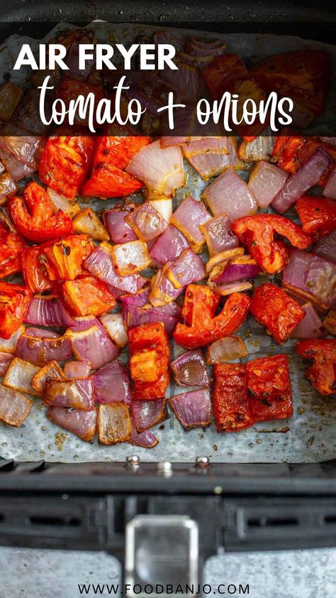 tomatoes and onions in air fryer basket Air Fryer Tomatoes, Air Fryer Vegetables, Mediterranean Diet Recipe, Fried Jalapenos, Roasted Grape Tomatoes, Healthy Air Fryer, Fried Tomatoes, Pesto Salmon, Varieties Of Tomatoes