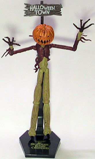 Nightmare Before Christmas Scarecrow Nightmare Before Christmas Scarecrow, Halloween Town Characters, Diy Halloween Village, Scarecrow Ideas, Dolly House, The Pumpkin King, Jack Skeleton, Nightmare Before Christmas Halloween, Pumpkin King